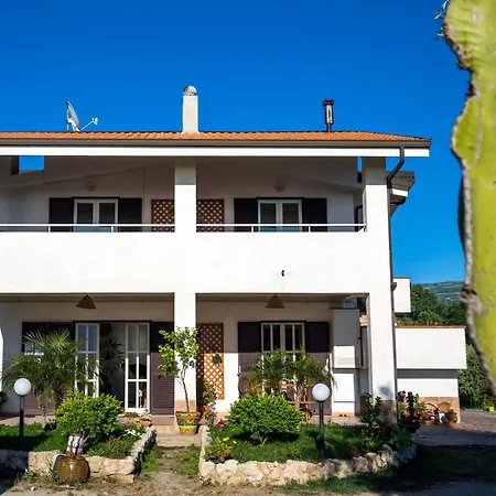 The Olive Tree - Seaview Apartment